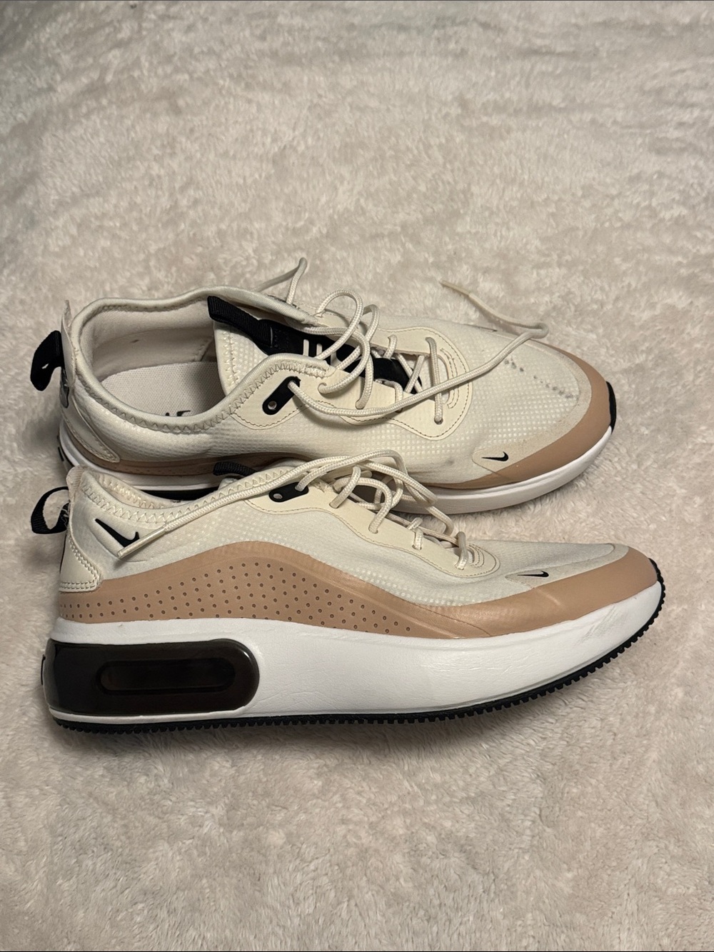 Nike Air Max Dia Women's Beige and White Sneakers